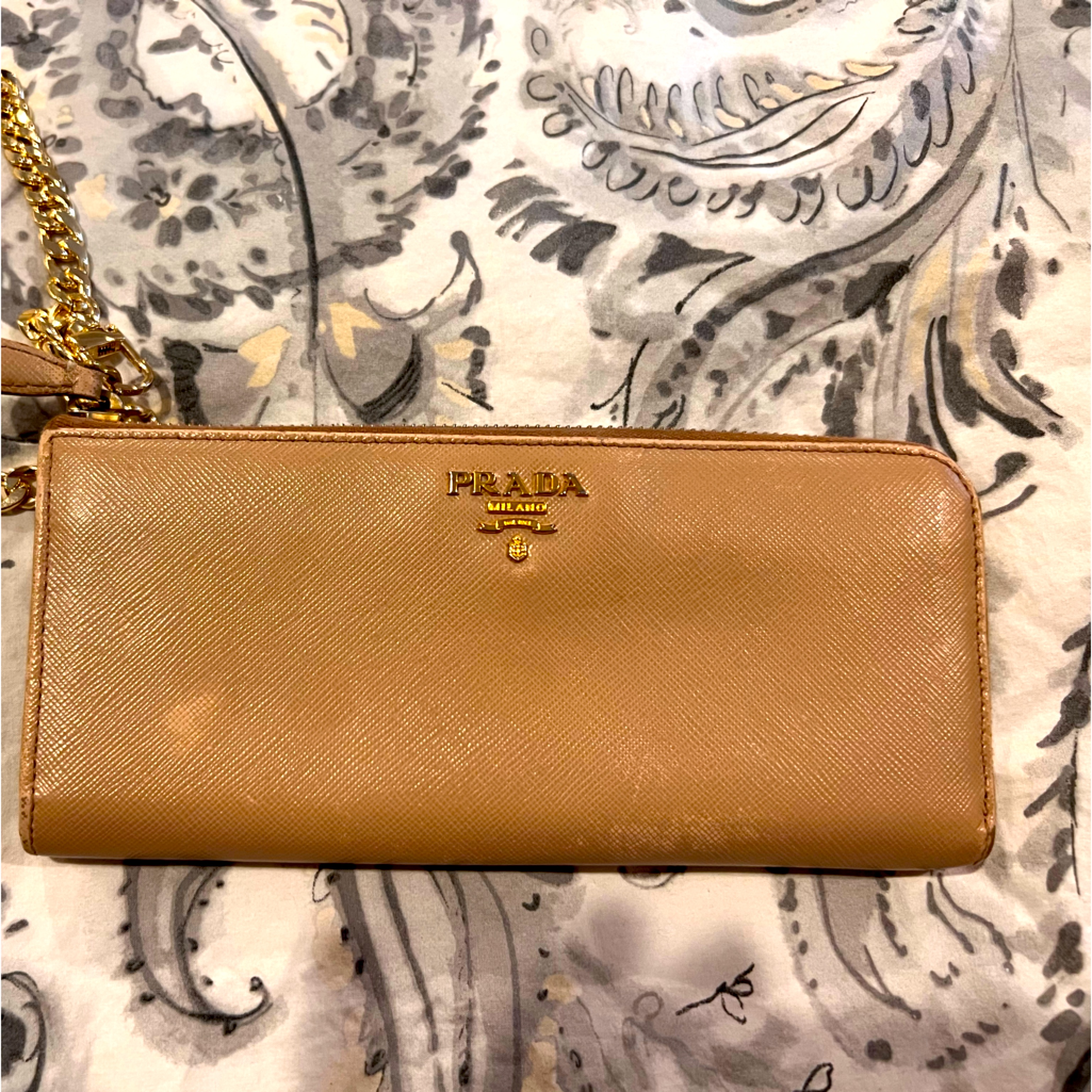 Authetic Prada Vintage Saffiano Leather Beige Zip Around Wallet/Removable Strap